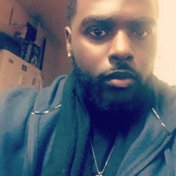Profile Picture of Michael Irving (@irvingmichael25) on Poshmark