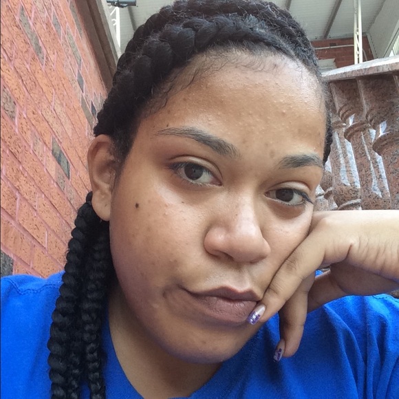 Profile Picture of Carlene Sinclair (@csinclair1633) on Poshmark