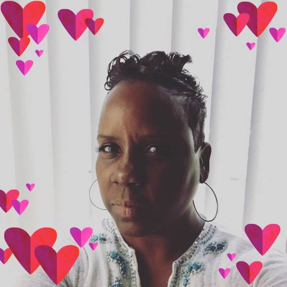 Profile Picture of Frankie Fowler (@ark777) on Poshmark