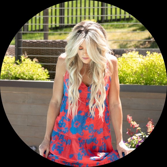 Profile Picture of Brianna Farmer (@wornoncecloset) on Poshmark