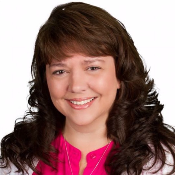 Profile Picture of Lynne Phetteplace (@zjmm8674) on Poshmark