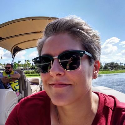 Profile Picture of JULIA SELF (@judeself) on Twitter