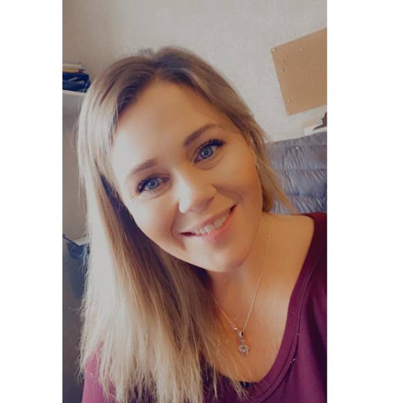 Profile Picture of Lisa Jarvis (@lisa5377) on Poshmark