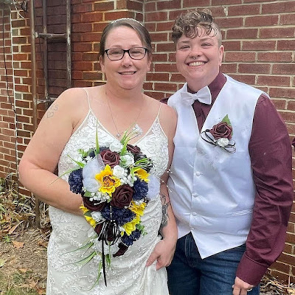 Profile Picture of Kristie Sharp (@kristiekristie9) on Poshmark