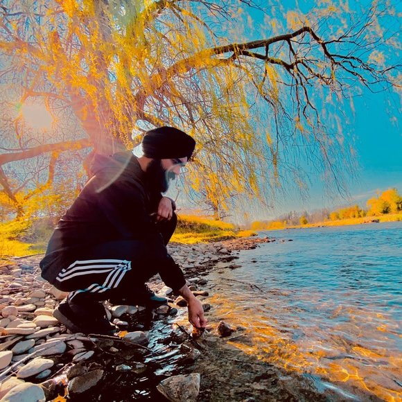 Profile Picture of Jagdeep Grewal (@jagdeepgrewal94) on Poshmark