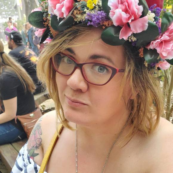 Profile Picture of ! haley ✨🌈🦊 Rymel (@hrymel) on Poshmark