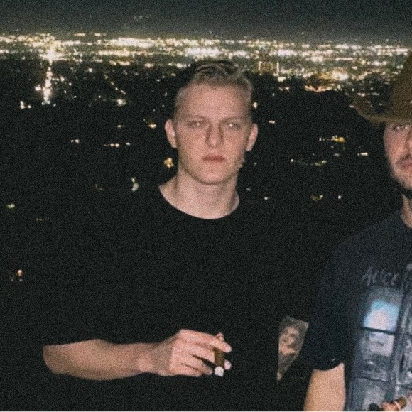 Gavin Barkema - Poshmark Profile Picture of Gavin Barkema (@gbarkema) on Poshmark