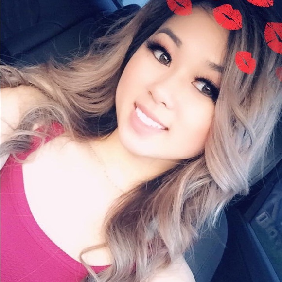 Profile Picture of Nancy Lai (@nancy_rocks) on Poshmark
