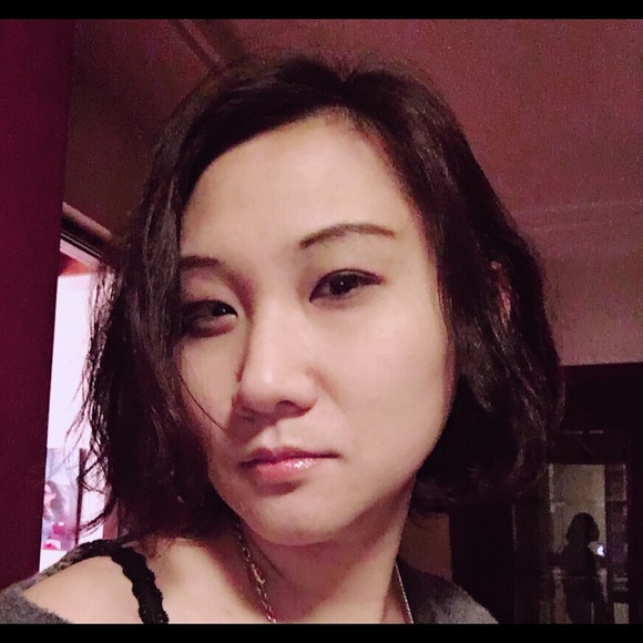 Profile Picture of Lu Liu (@wardlu) on Poshmark