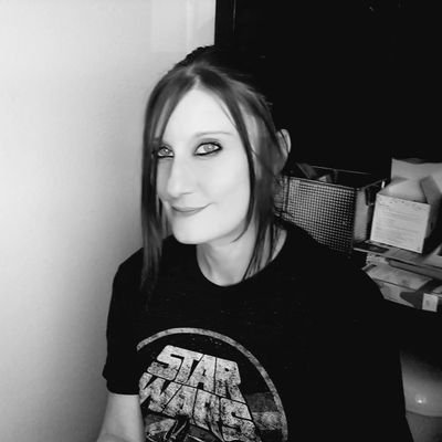 Profile Picture of Clarissa Heller (@we_make_seven) on Twitter