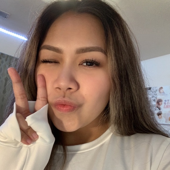 Profile Picture of Charmaigne Lopez (@charcharmaigne) on Poshmark