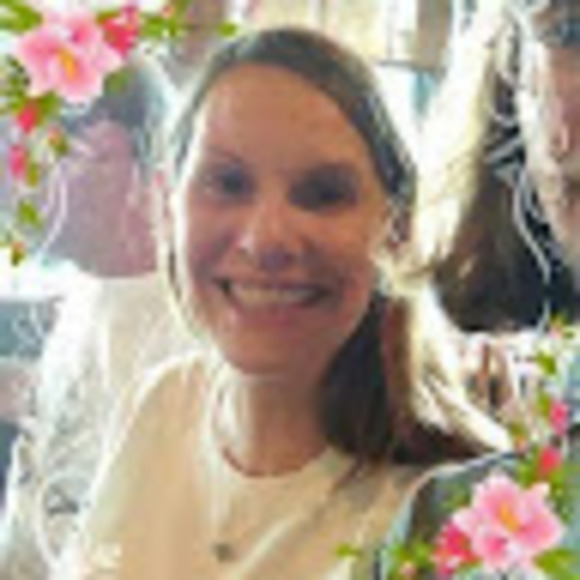 Profile Picture of Pamela Dixon (@kainwyn) on Poshmark