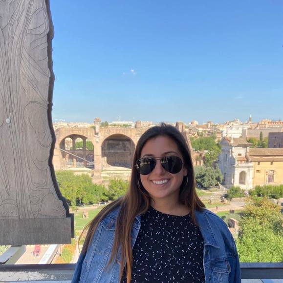 Profile Picture of Sara Sara (@sara318) on Poshmark