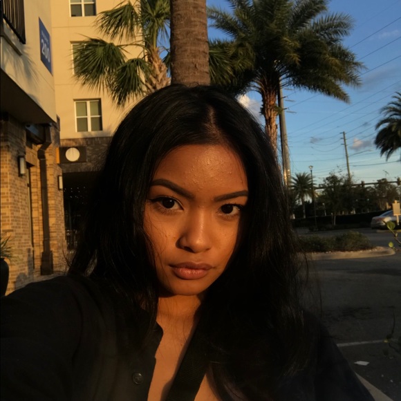 Profile Picture of Ruth ann Lamarca (@ruthielamarca) on Poshmark