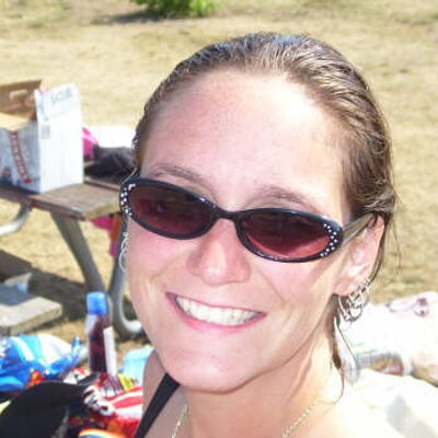 Profile Picture of Jen Rahtz (@evillynn1822) on Twitter