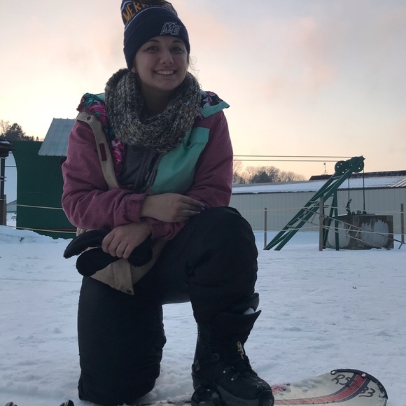 Profile Picture of Jora Bothun (@jorabothun) on Poshmark