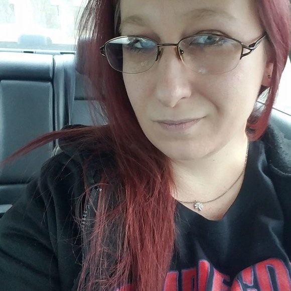 Profile Picture of Dawn Michael (@arcticmouse) on Poshmark