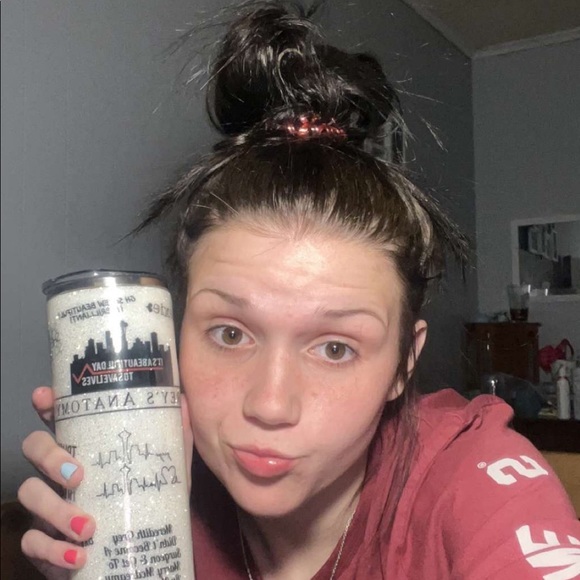 Profile Picture of Amiee Jones (@amiee_jones06) on Poshmark