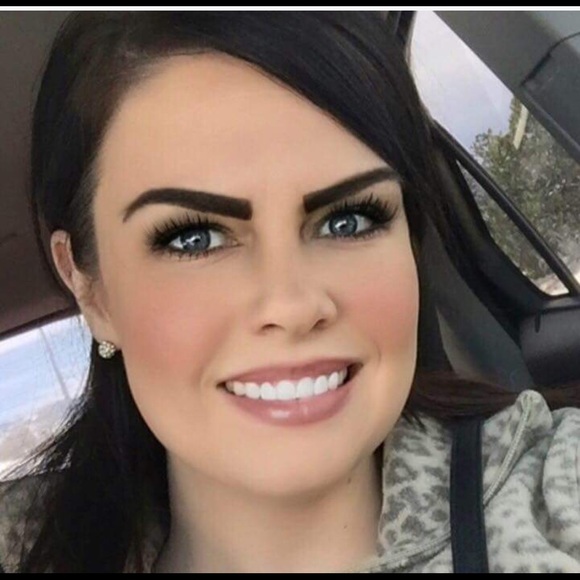 Profile Picture of Kylea Rickard (@krick25) on Poshmark
