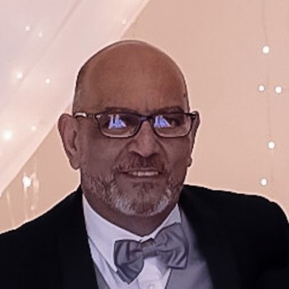 Profile Picture of Hussein Hussein (@hsaadhussein) on Poshmark