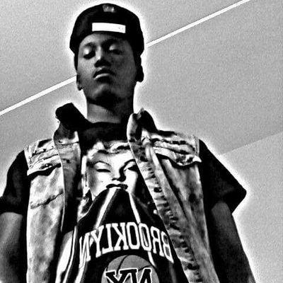 Profile Picture of Calvin Moore (@therealyoungcal) on Twitter