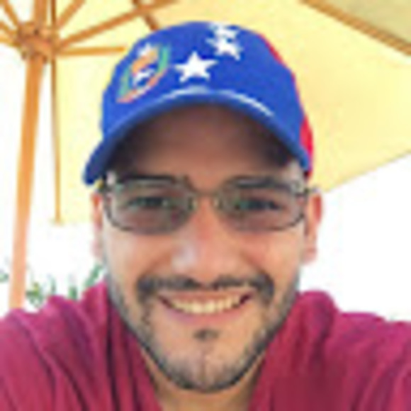 Profile Picture of Cesar Zambrano (@cesarezv23) on Poshmark