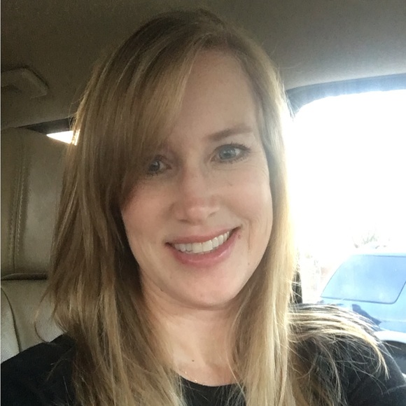 Profile Picture of Sherri Batten (@sherribatten) on Poshmark