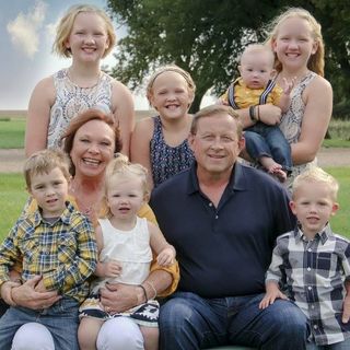 Profile Picture of Laurie Robbennolt (@laurie.robbennolt) on Facebook