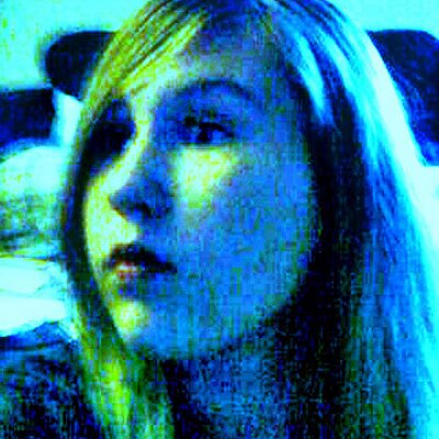Profile Picture of Lily Emery :3 (@LillayRawr) on Twitter