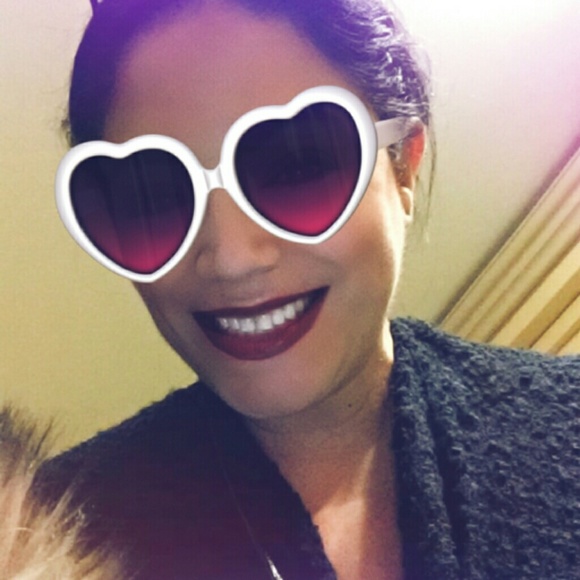 Profile Picture of Tara Musella (@tarastra) on Poshmark