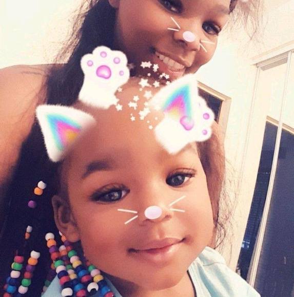 Profile Picture of Kelicia Moore (@queenjean_21) on Poshmark