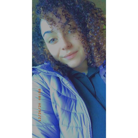 Profile Picture of Myranda Diaz (@emmdee92) on Poshmark