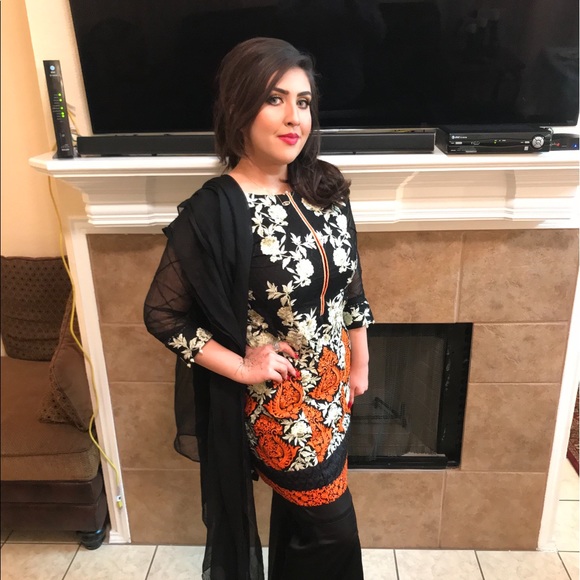 Profile Picture of Girly Girl (@kh123) on Poshmark