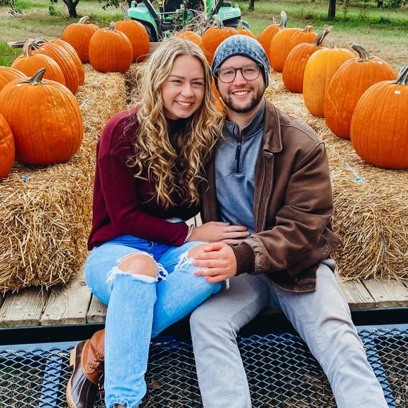 Katelyn Bucy - Poshmark Profile Picture of Katelyn Bucy (@kjoy26) on Poshmark