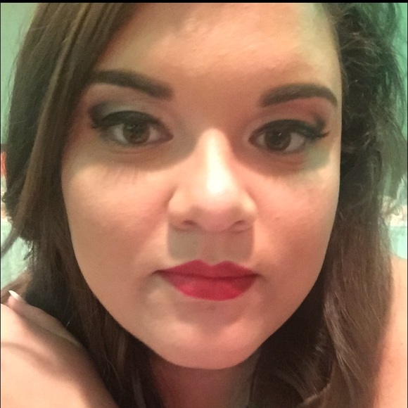 Profile Picture of Romina Generali (@romina19) on Poshmark