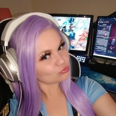 Profile Picture of  💜 ❄️ 💜Violet Winters 💜 ❄️ 💜 (@VioletWttv) on Twitter