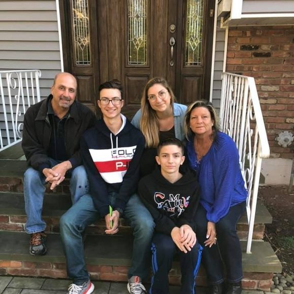 Profile Picture of Jeanne Pungello (@mommapung62) on Poshmark