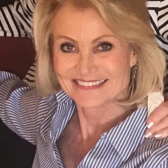 Profile Picture of Kimberly Dobson (@kimberlydobs949) on Poshmark