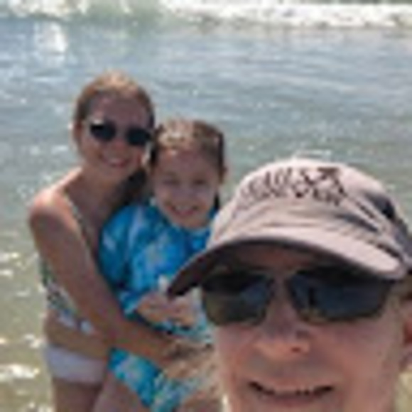 Debbie Wolleson - Poshmark Profile Picture of Debbie Wolleson (@dwolleson) on Poshmark