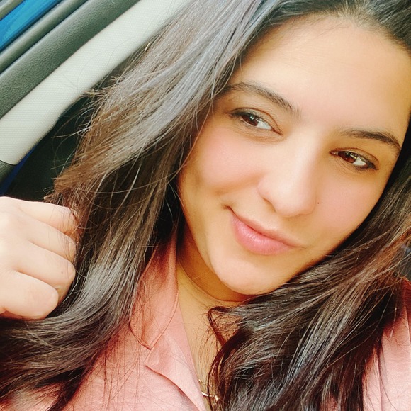 Profile Picture of Leidyanne Danielly (@leidyanned) on Poshmark