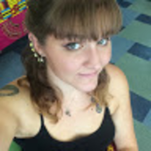 Profile Picture of Gabrielle Asadorian (@tigrismentis) on Poshmark