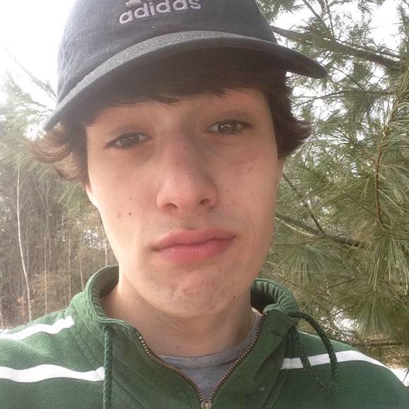 Profile Picture of Tyler Lafrancois (@tylerlafrancois) on Poshmark