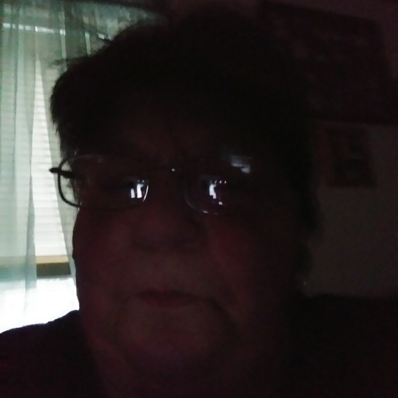 Profile Picture of Debbie Baer (@pappasan104) on Poshmark