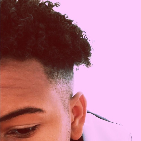 Profile Picture of Elias Nealy (@elias710) on Poshmark