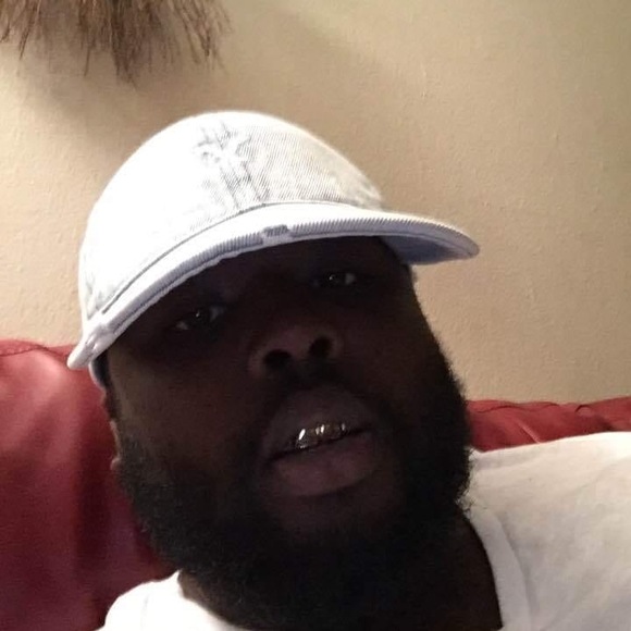 Profile Picture of Bobby Clark (@clarkbobby837) on Poshmark