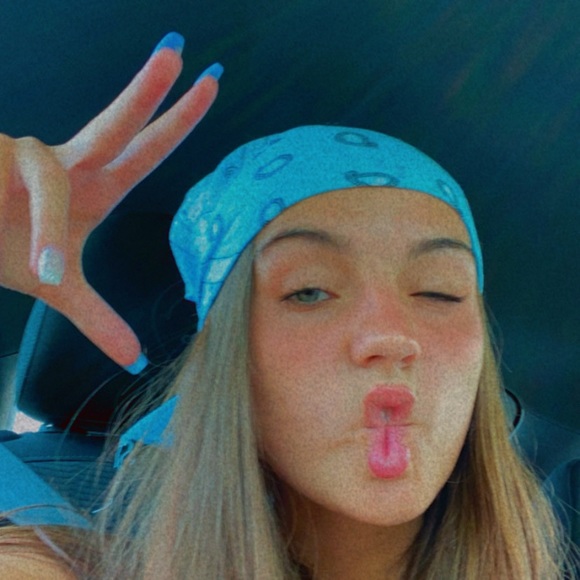 Profile Picture of Corina Keever (@corinakeever879) on Poshmark