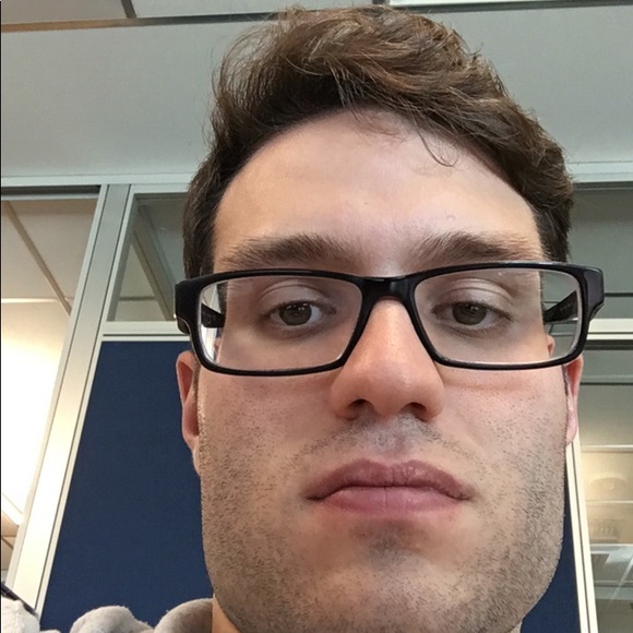 Profile Picture of Alex Sarrouh (@pado1023) on Poshmark