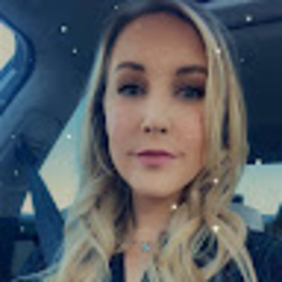 Profile Picture of Ericka Bowles (@eririchards) on Poshmark