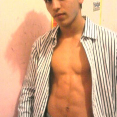 Profile Picture of Jesus Heron Gomez (@crh9) on Twitter