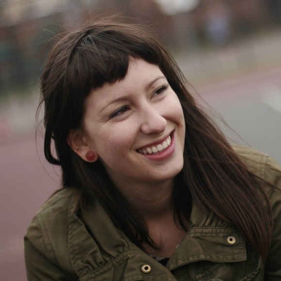 Profile Picture of Jessica Stuart (@jessfae) on Poshmark